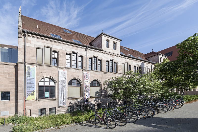 Brandschutztüren forster fuego light im denkmalgeschützten Künstlerhaus Nürnberg