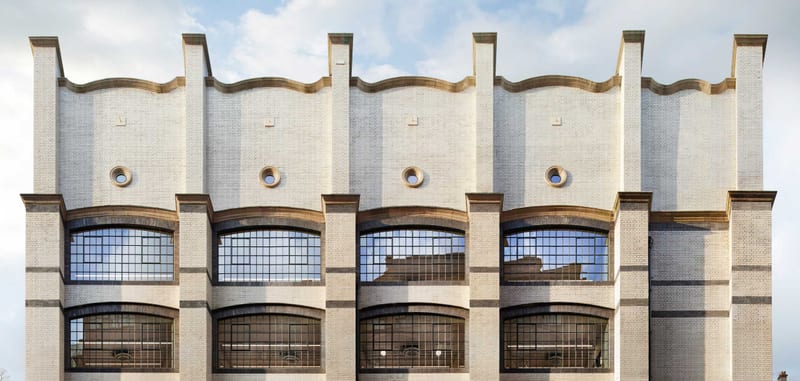 Voysey House London mit OttoStumm FerroFinestra Stahlfenstern im historischen Stil